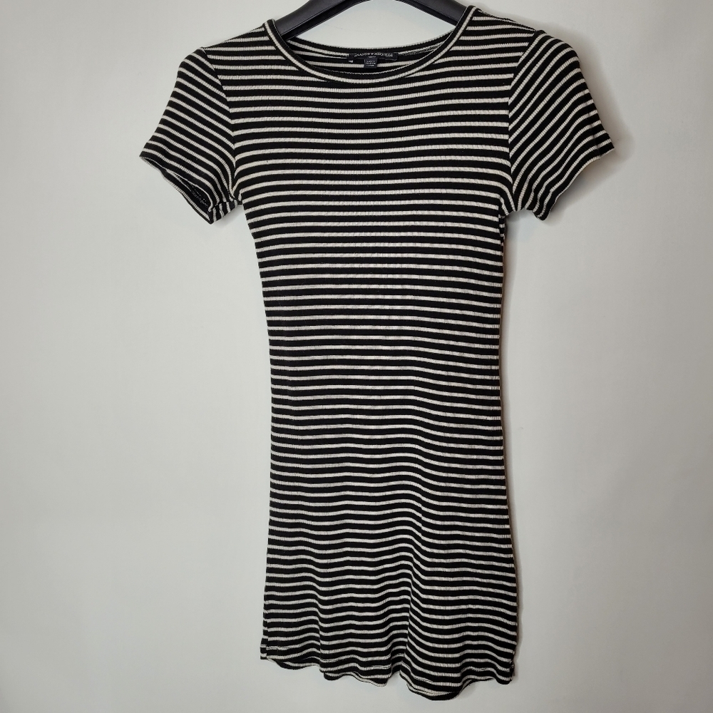 Brandy Melville Short Sleeved Black and White Striped Dress - Picture 3 of 9
